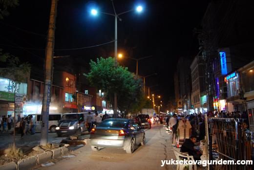 Yüksekova'da Bayram Arifesi 17