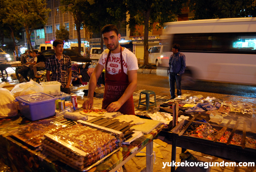 Yüksekova'da Bayram Arifesi 28