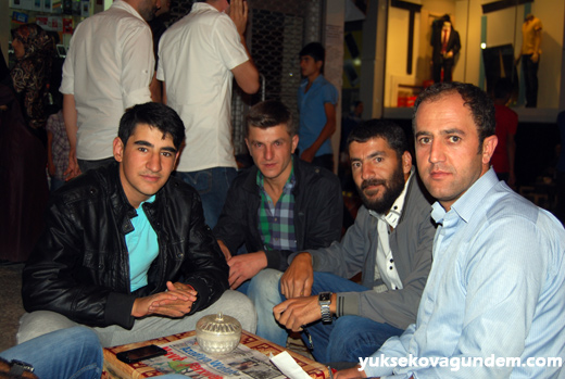 Yüksekova'da Bayram Arifesi 30