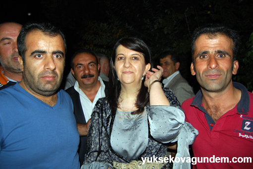 Buldan Yüksekova'da Halka Seslendi 11