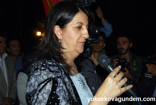 Buldan Yüksekova'da Halka Seslendi 8