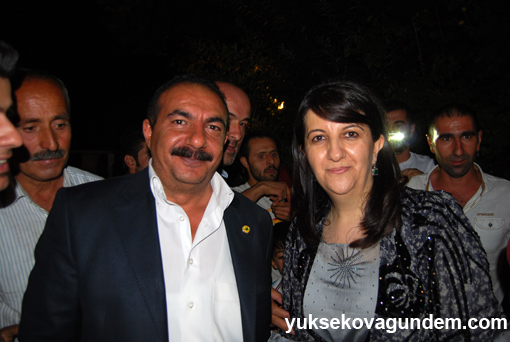 Buldan Yüksekova'da Halka Seslendi 9