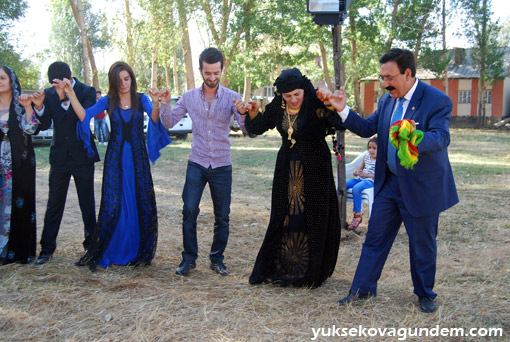 Karataş Ailesinin Mutlu Günü 65