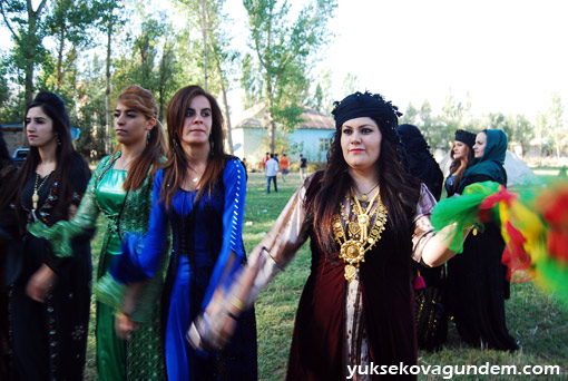 Karataş Ailesinin Mutlu Günü 85