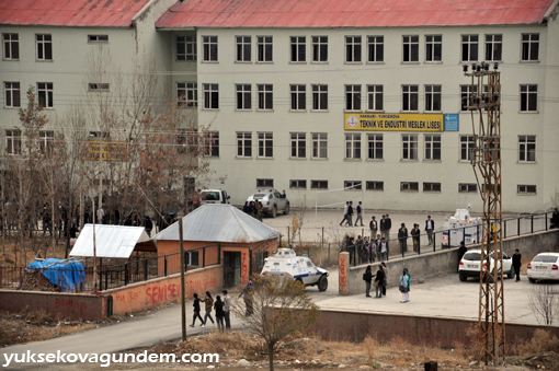 Yüksekova'da Öğrenci Öğretmen Gerginliği 11