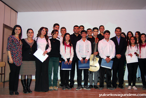 Yüksekova Lisesi Öğretmenler Gününü Kutladı 17