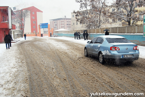Yüksekova'ya Yılın İlk Karı Yağdı 12