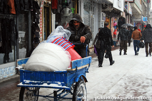 Yüksekova'ya Yılın İlk Karı Yağdı 5