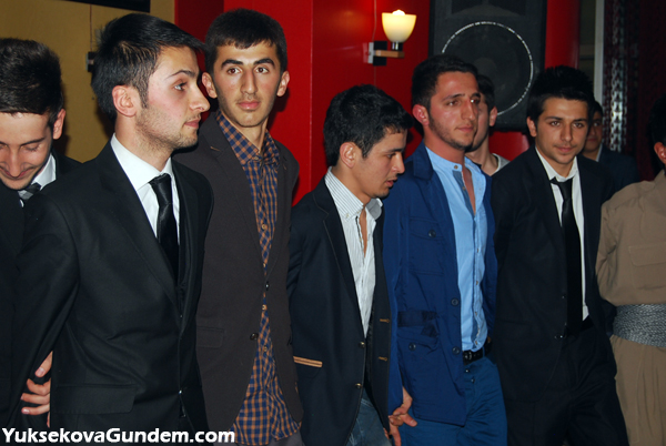 Yüksekova Lisesi'nin Moral Gecesi 99