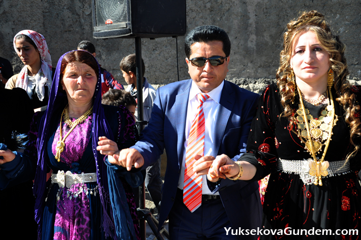 Yüksekova Düğünleri (03-04) Mayıs 2014 76