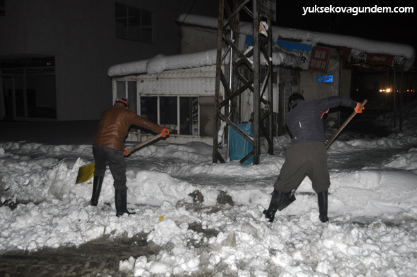 Yüksekova'da Kar Temizleme Çalışması 1