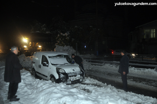 Yüksekova'da Kar Temizleme Çalışması 12