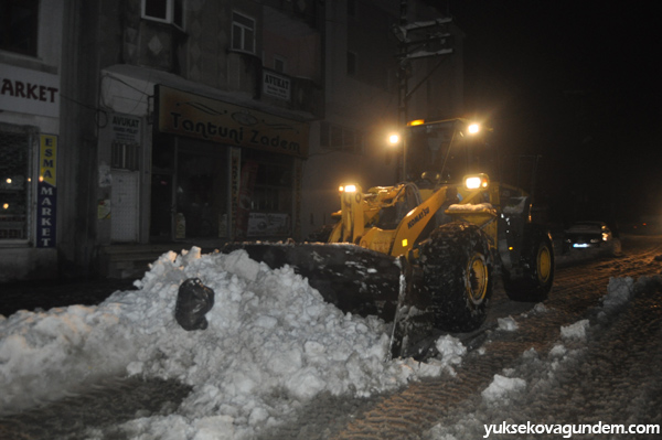 Yüksekova'da Kar Temizleme Çalışması 2