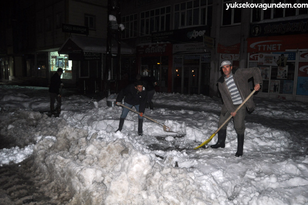 Yüksekova'da Kar Temizleme Çalışması 4