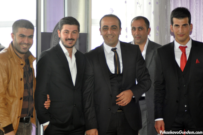 Akarsu Ailesinin Mutlu Günü 2