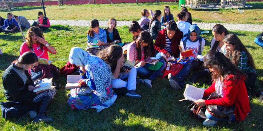 Şemsettin Onay Lisesi Kitap Okuma Etkinliği