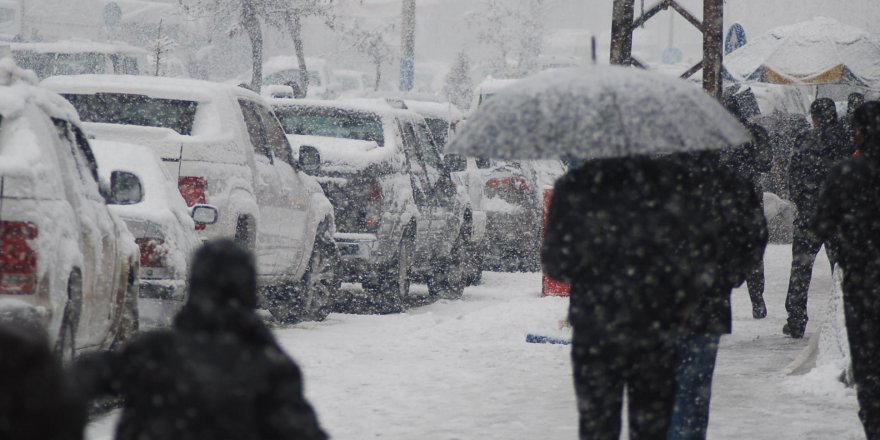 Yüksekova'da Kar Yağışı