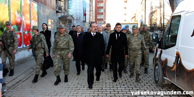 Vali Yakup Canbolat Yüksekova'da Temaslarda Bulundu 10