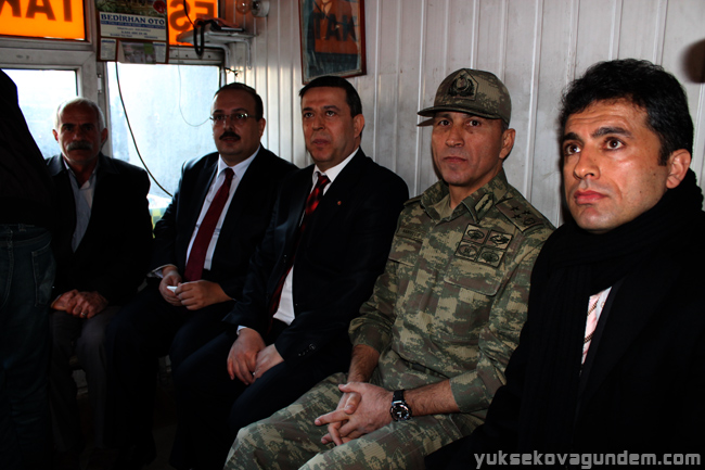 Vali Yakup Canbolat Yüksekova'da Temaslarda Bulundu 11