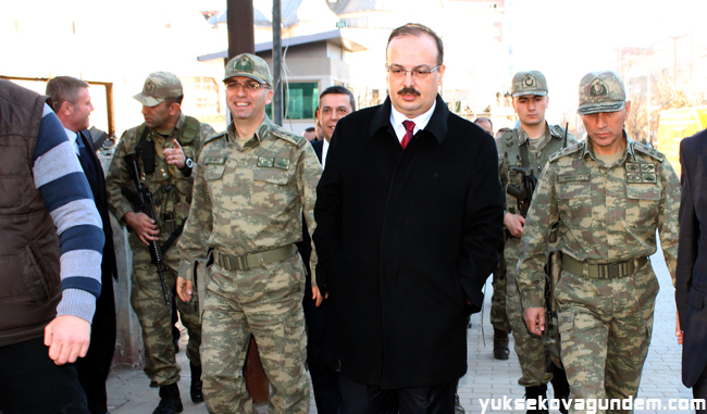 Vali Yakup Canbolat Yüksekova'da Temaslarda Bulundu 2
