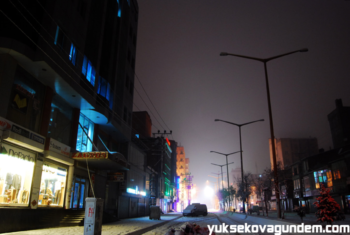 Yüksekova'da Kar Yağışı,Okullar Tatil Edildi 6