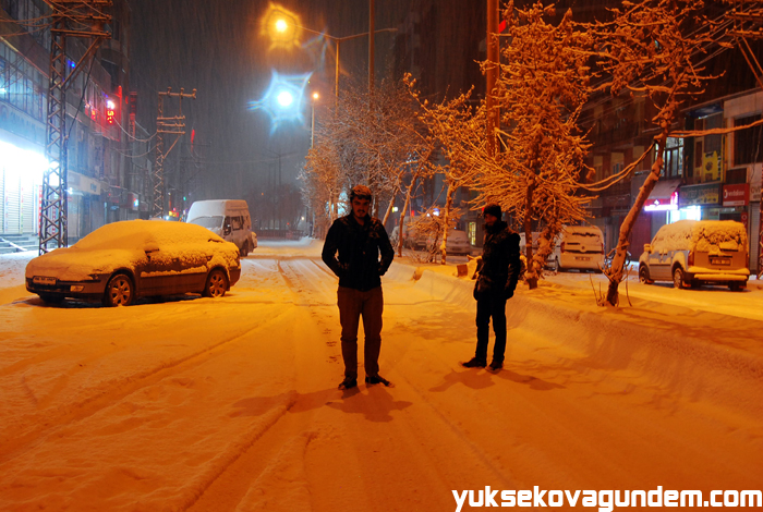 Yüksekova'da Kar Yağışı,Okullar Tatil Edildi 9