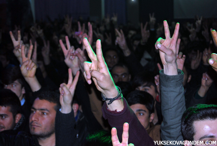 Serhado Yüksekova'da Coşku dolu Bir Konser Verdi 56