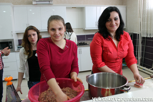 Yüksekova'da Romanya ve Moldovanın Yöresel Yemekleri 3