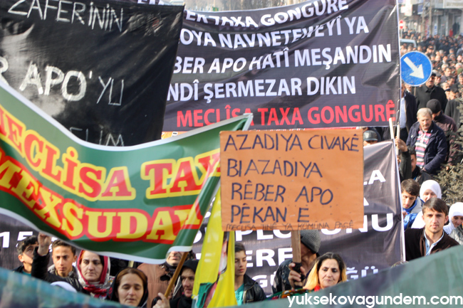 Yüksekova'da 15 Şubat Komplosu Yapılan Yürüyüşle Kınandı 7