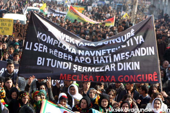 Yüksekova'da 15 Şubat Komplosu Yapılan Yürüyüşle Kınandı 9