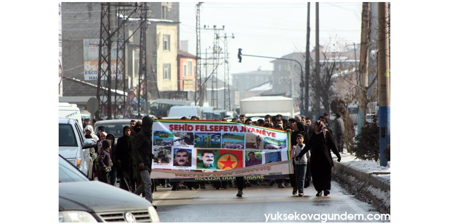 Yüksekova'da 15 Şubat Komplosu Yapılan Yürüyüşle Kınandı
