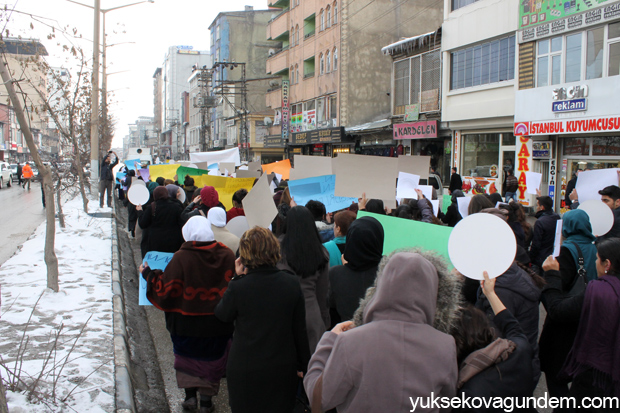 Yüksekova Özgecan İçin Yürüdü 15