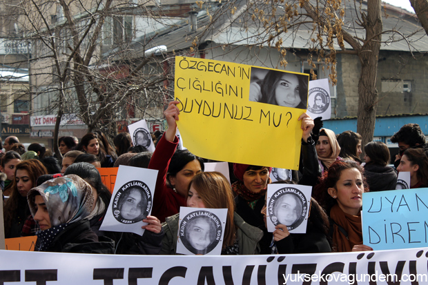 Yüksekova Özgecan İçin Yürüdü 3