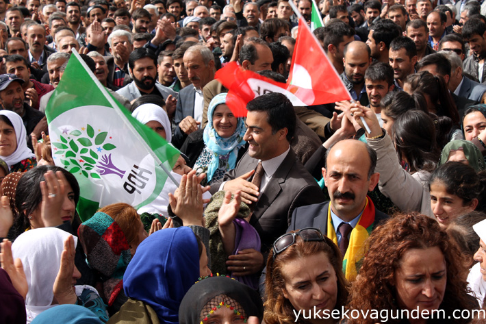 HDP Hakkari Milletvekilleri Yüksekova'da coşku ile karşılandı 16