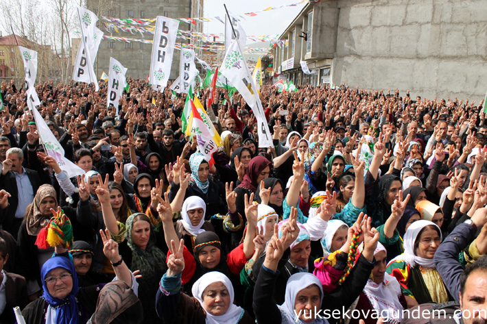 HDP Hakkari Milletvekilleri Yüksekova'da coşku ile karşılandı 21