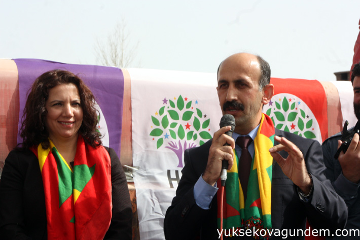 HDP Hakkari Milletvekilleri Yüksekova'da coşku ile karşılandı 27