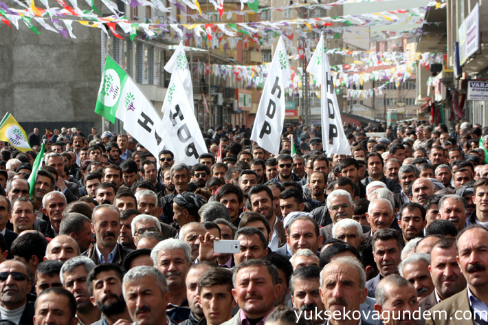 HDP Hakkari Milletvekilleri Yüksekova'da coşku ile karşılandı 31