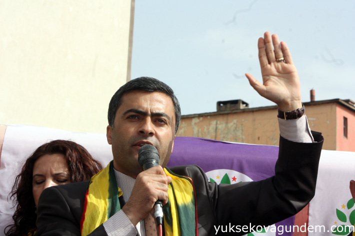 HDP Hakkari Milletvekilleri Yüksekova'da coşku ile karşılandı 37