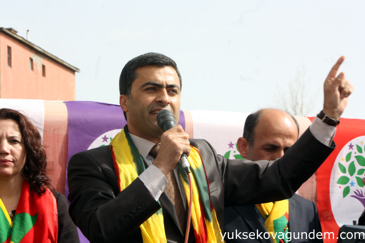 HDP Hakkari Milletvekilleri Yüksekova'da coşku ile karşılandı 39