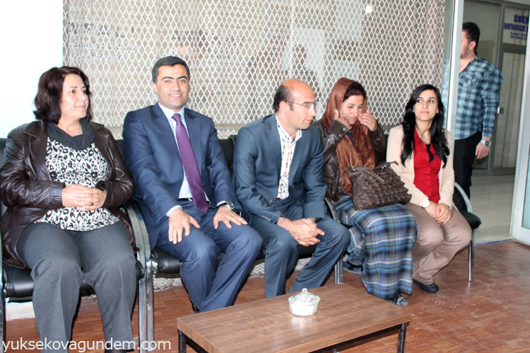 HDP Hakkari Adayları Yüksekova'da Esnafı Ziyaret Etti 1
