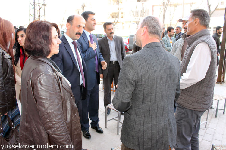 HDP Hakkari Adayları Yüksekova'da Esnafı Ziyaret Etti 16