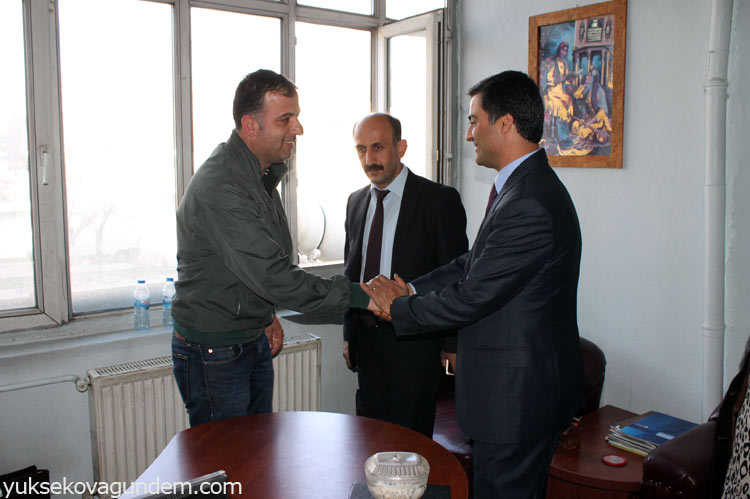 HDP Hakkari Adayları Yüksekova'da Esnafı Ziyaret Etti 19