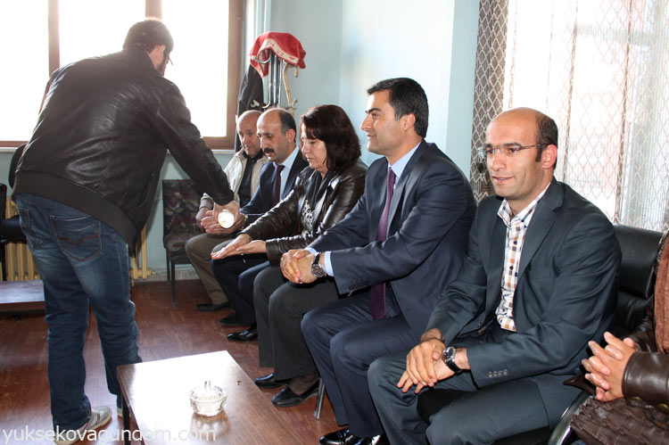 HDP Hakkari Adayları Yüksekova'da Esnafı Ziyaret Etti 2