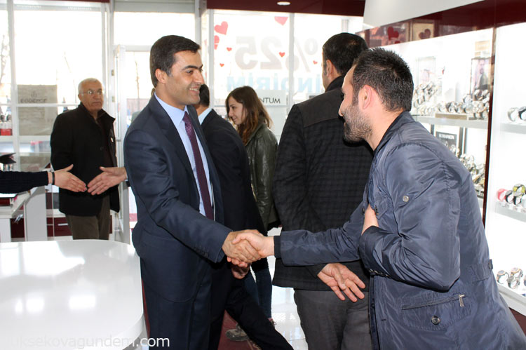 HDP Hakkari Adayları Yüksekova'da Esnafı Ziyaret Etti 39