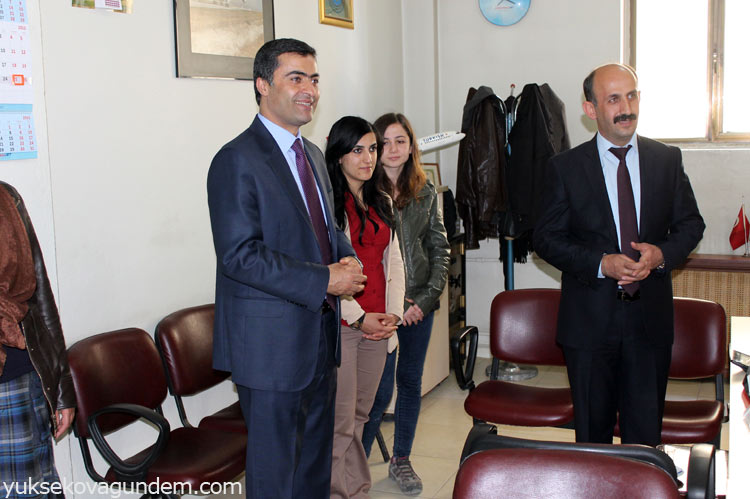 HDP Hakkari Adayları Yüksekova'da Esnafı Ziyaret Etti 9
