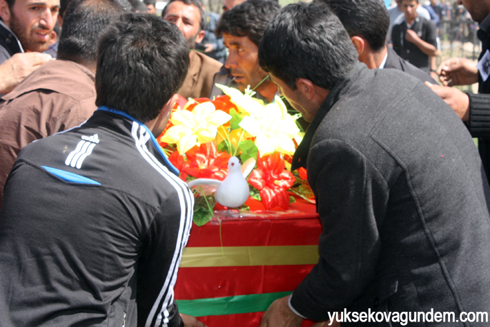 YPG’li Çiçek son yolculuğuna uğurlandı 7