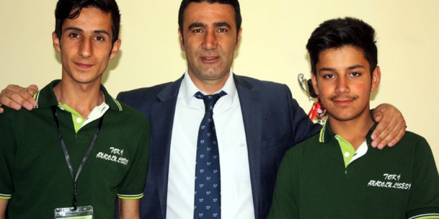 Yüksekova'da Bilim Fuarı Yoğun İlgi Gördü