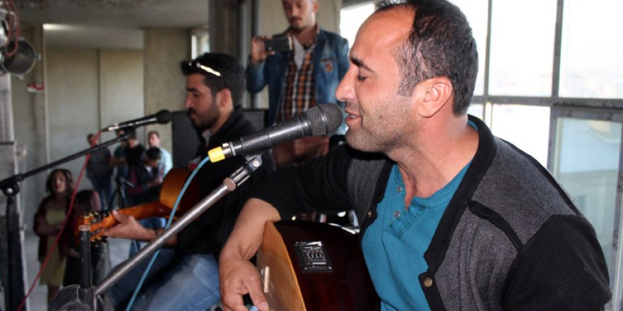 Mem Ararat Yüksekova'da Konser Verdi