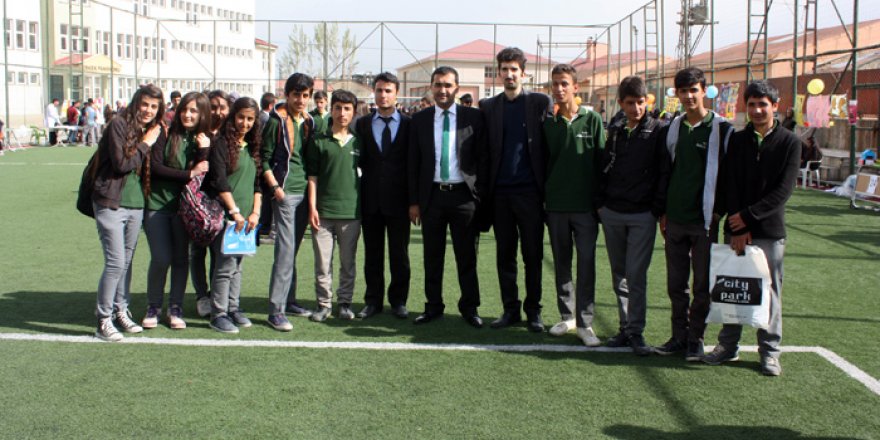 Yüksekova’da 'Bilim Fuarına' Yoğun İlgi