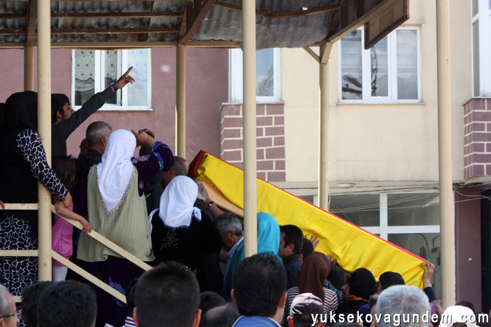 YPG'li Altekin Son Yolculuğuna Uğurlandı 1